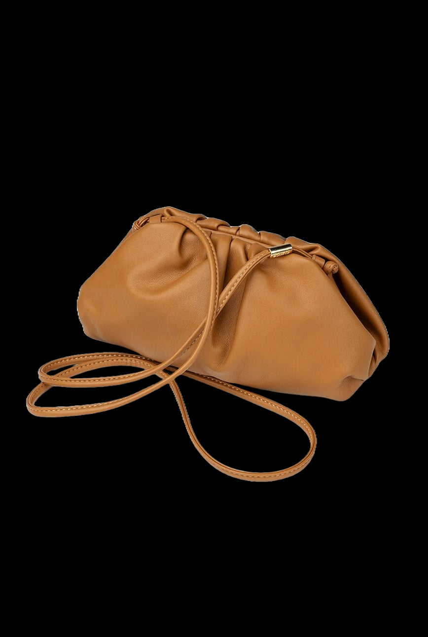 BOW19 VÄSKA DUMPLING BAG CAMEL_99336.jpg