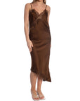 KLÄNNING LACE TRIM SATIN BROWN_108146.jpg