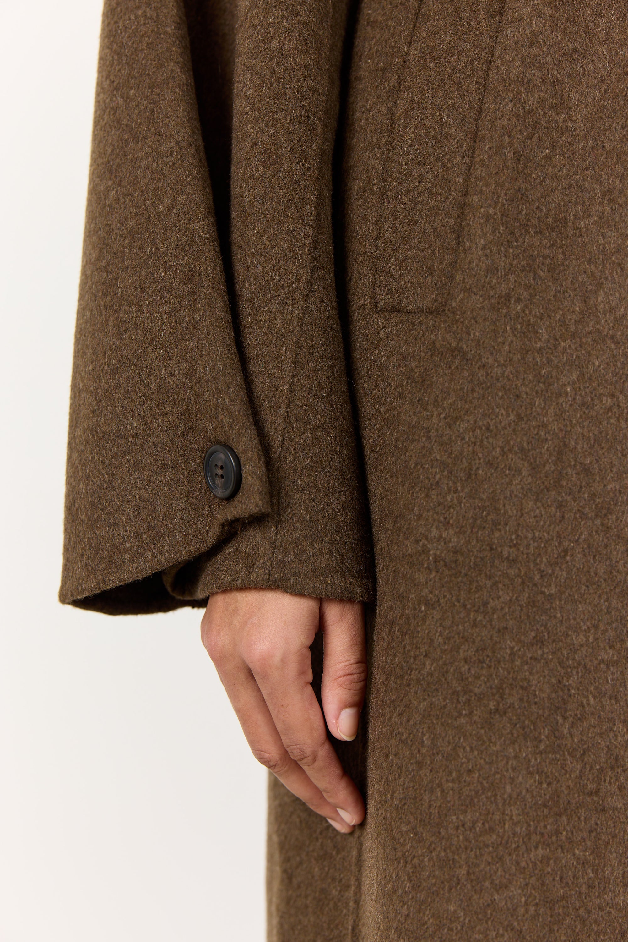 LEVETE ROOM KAPPA OWA 33 DARK BROWN_100586.jpg