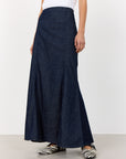LEVETE ROOM KJOL NURI 2 DARK NAVY_100014.jpg