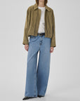 MY ESSENTIAL WARDROBE JACKA PETRA CAPERS_106407.jpg