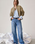 MY ESSENTIAL WARDROBE JEANS THE LOUIS 139 MEDIUM BLUE_106412.jpg