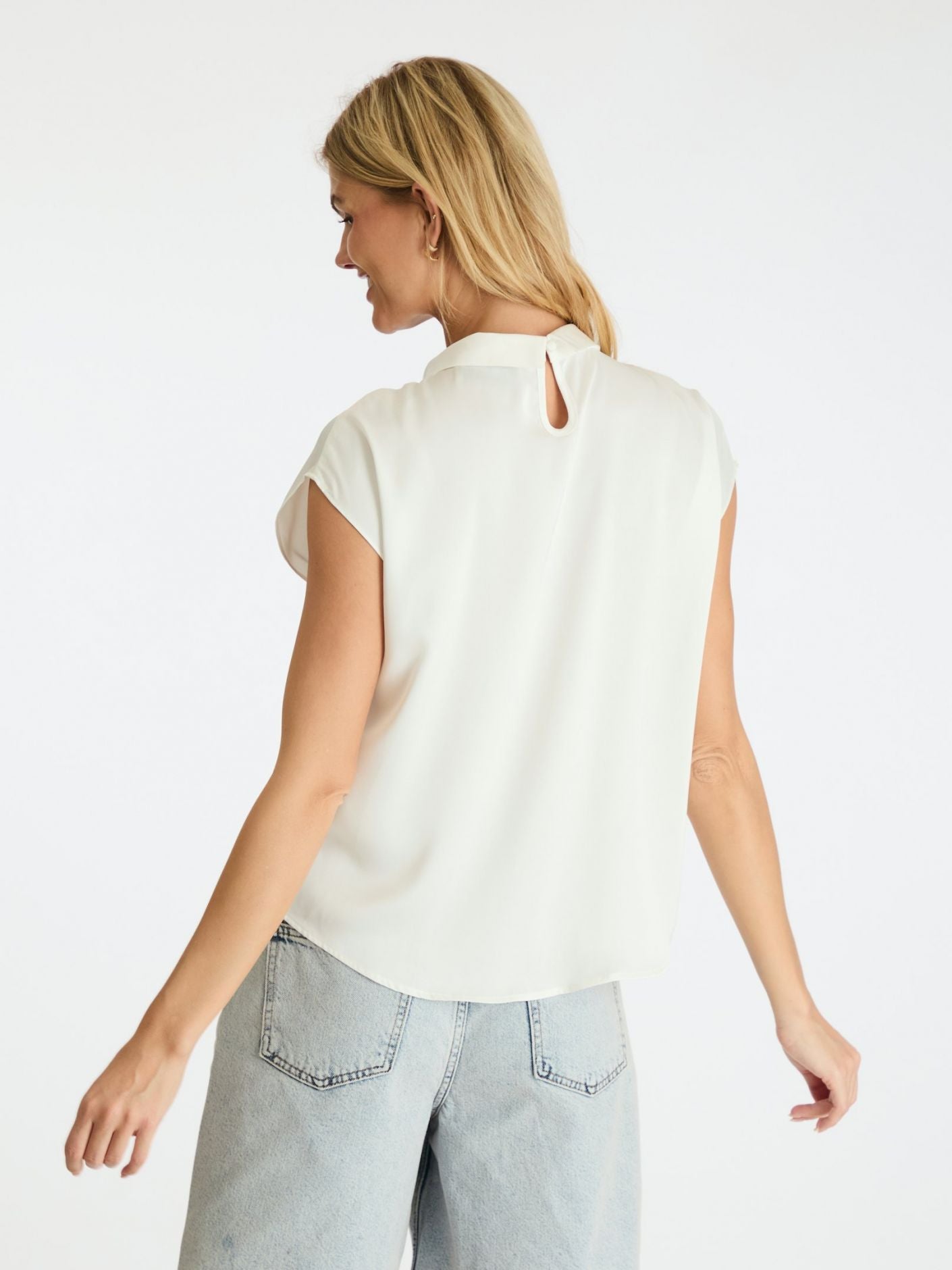 NEO NOIR BLUS FLEUR DRAPY SATIN OFF WHITE_88094.jpg