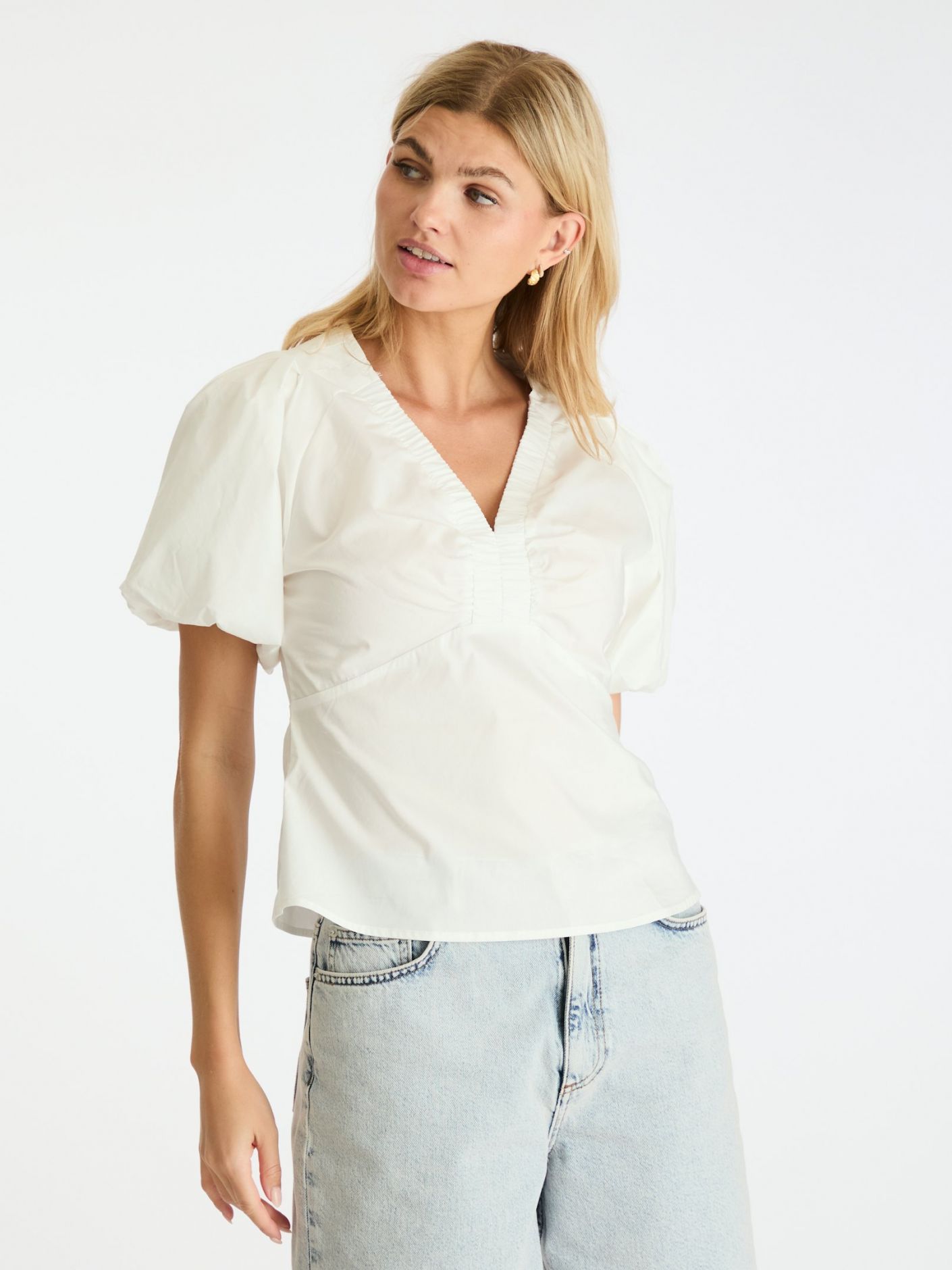 NEO NOIR BLUS IRINA POPLIN WHITE_88075.jpg
