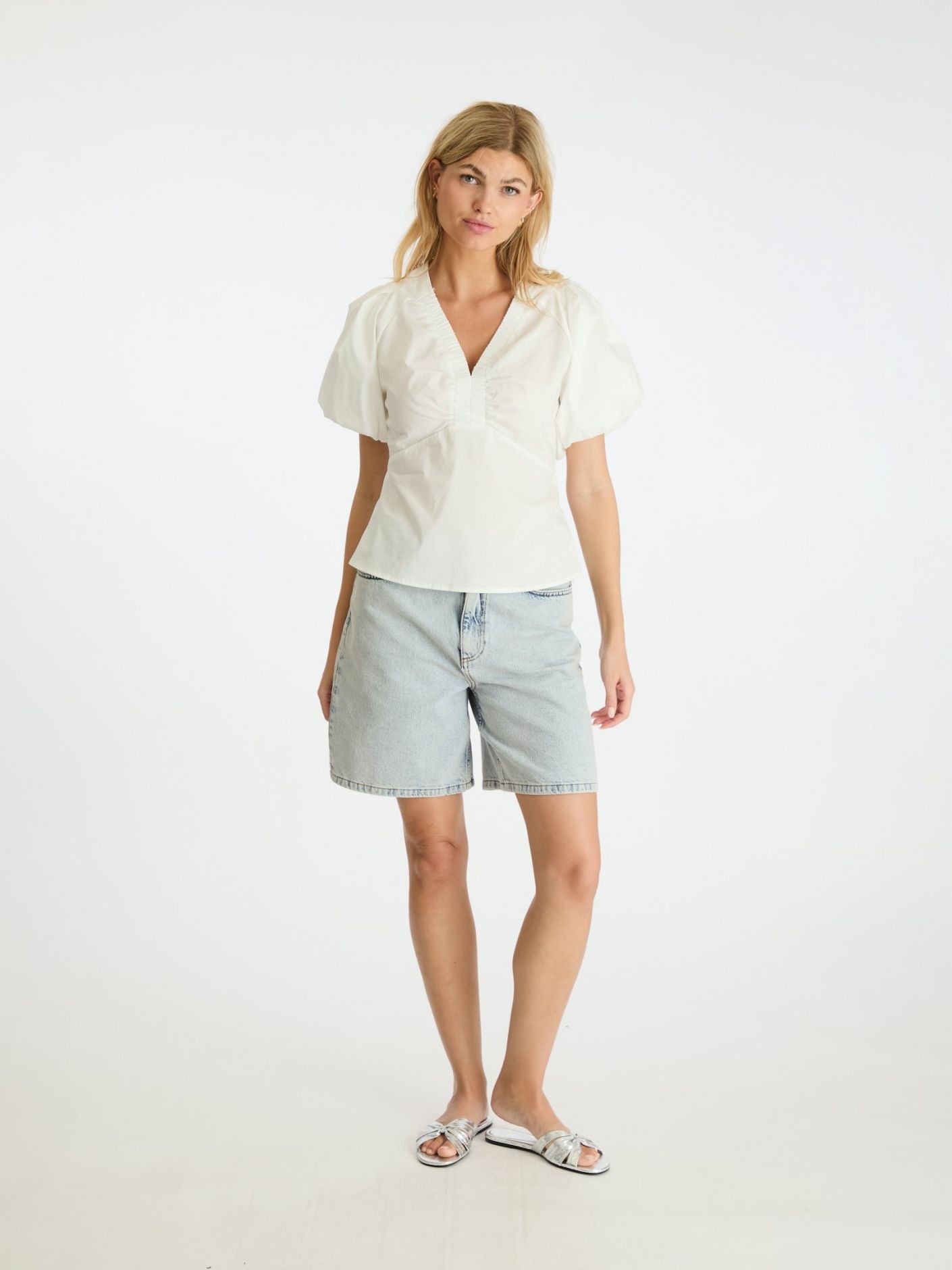 NEO NOIR BLUS IRINA POPLIN WHITE_88077.jpg