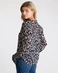 NEO NOIR BLUS LANDA DISTRESSED DARK NAVY_90126.jpg