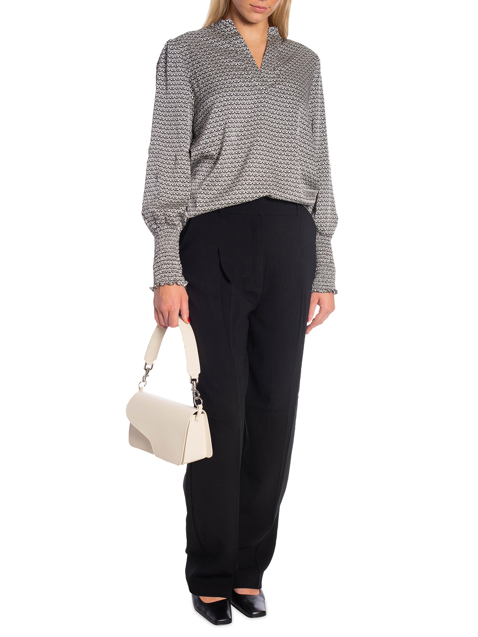 NEO NOIR BLUS LANDA GRAPHIC PATTERN BLACK_90690.jpg