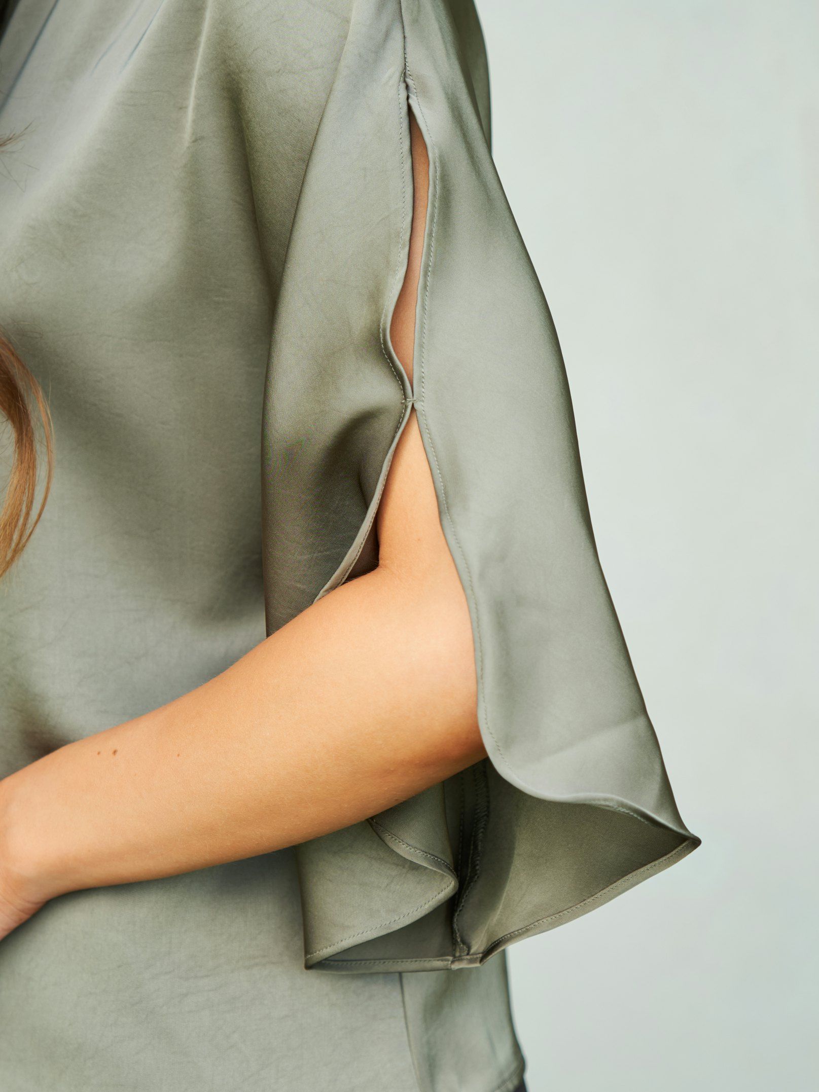 NEO NOIR BLUS LIORA HEAVY SATEEN COLD ARMY_99827.jpg
