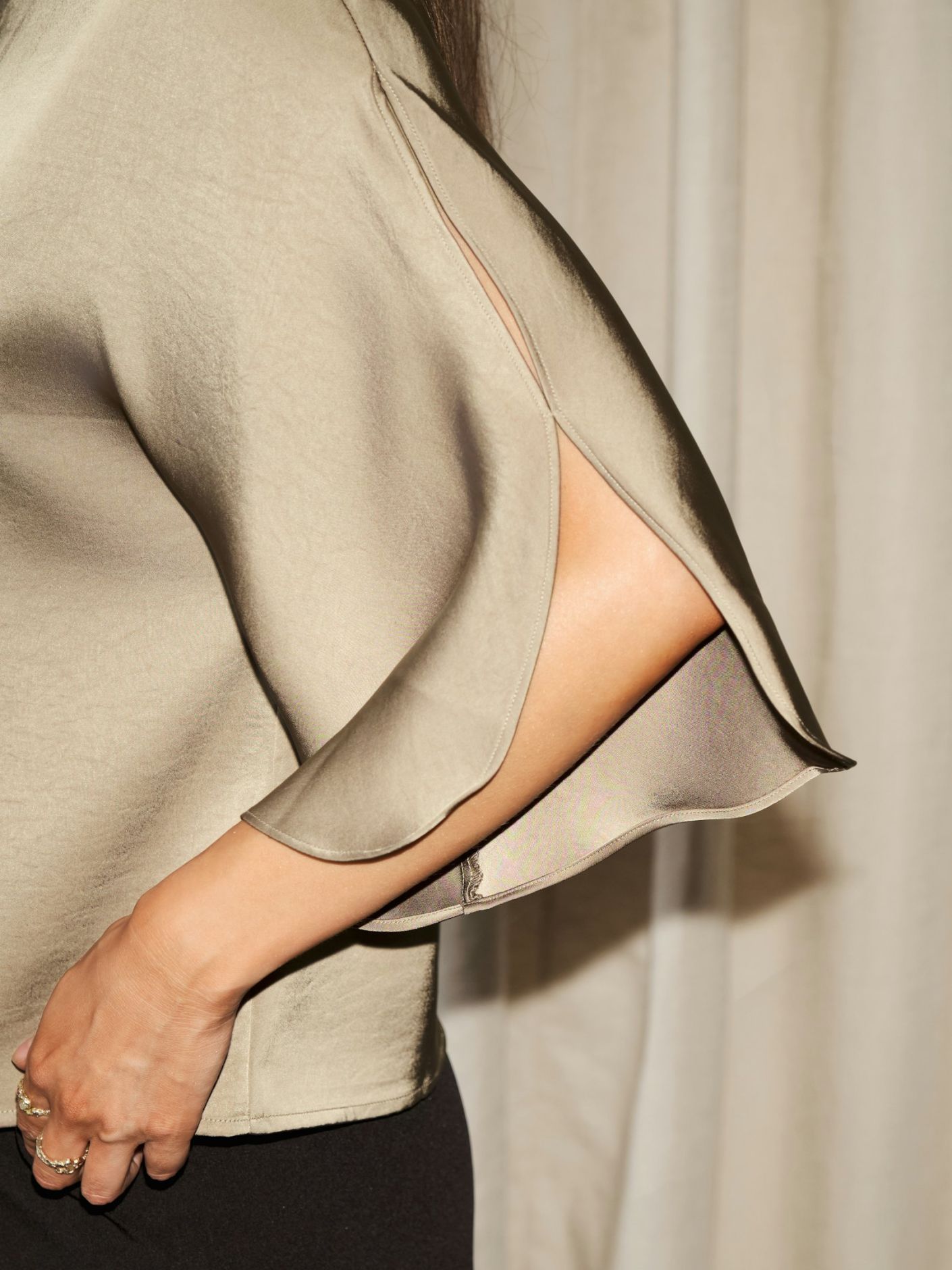 NEO NOIR BLUS LIORA HEAVY SATEEN DARK TAUPE_101362.jpg