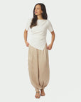 NEO NOIR BYXA FAYLA DRAPY SATIN BALOON DARK SAND_109586.jpg