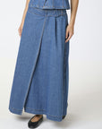 NEO NOIR KJOL NINA WRAP DENIM BLUE_90139.jpg