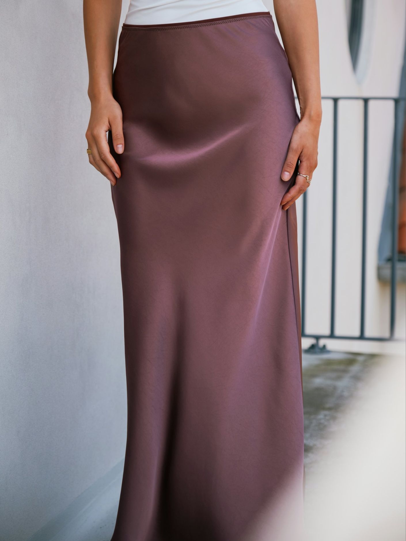 NEO NOIR KJOL VICKY DARK ROSE_100781.jpg