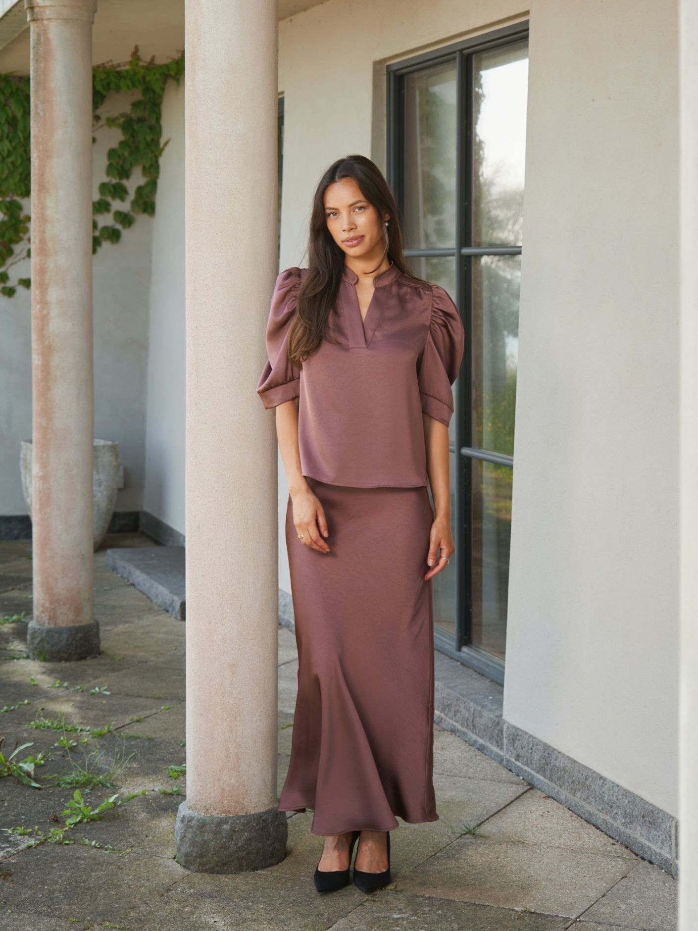 NEO NOIR KJOL VICKY DARK ROSE_100782.jpg