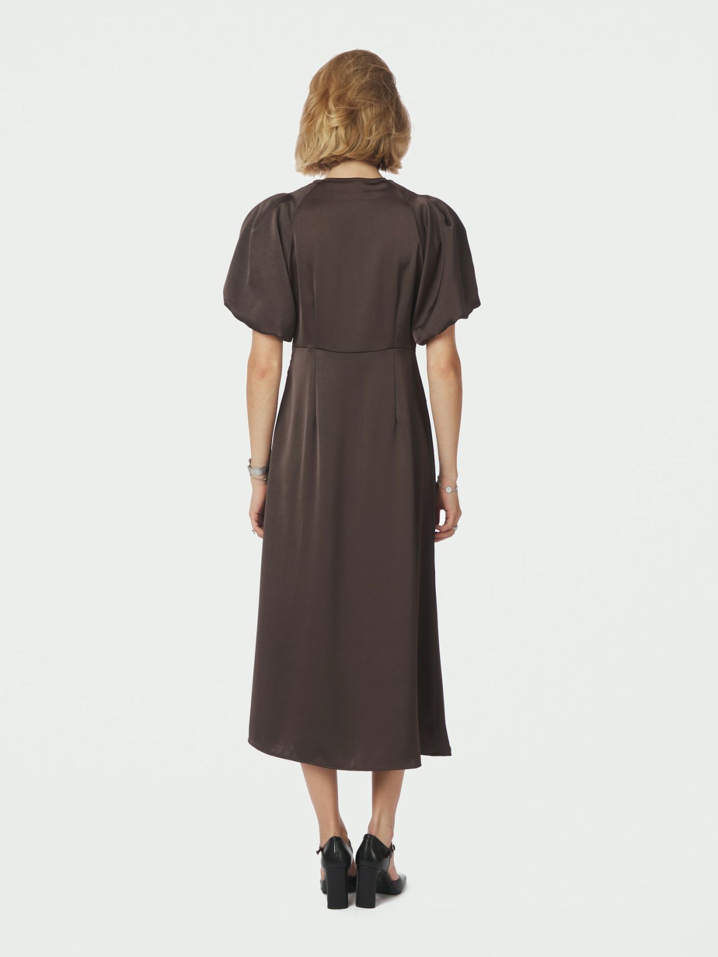 NEO NOIR KLÄNNING ILLANA HEAVY DARK BROWN_102782.jpg