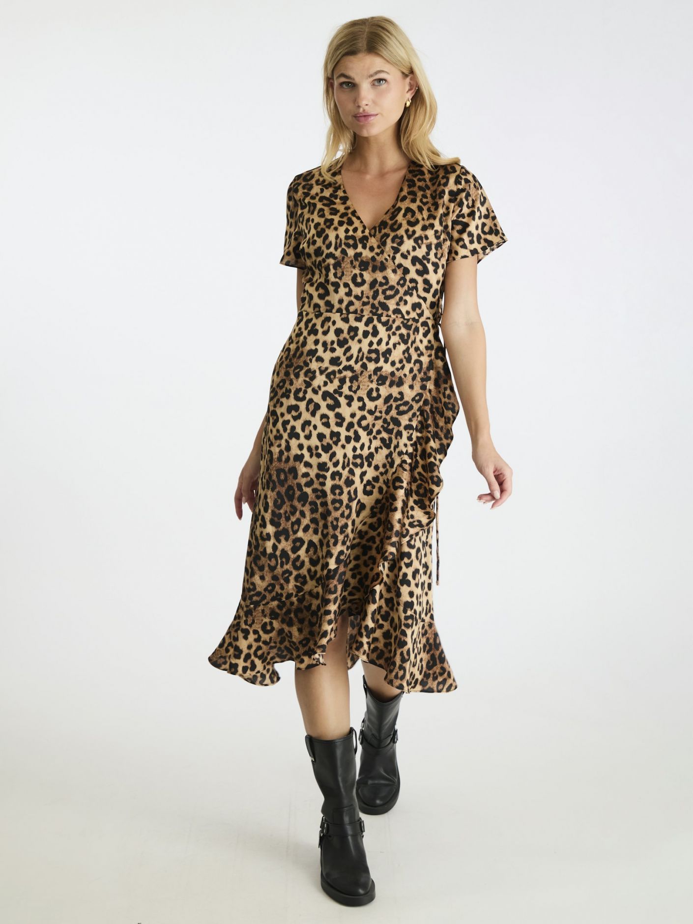 NEO NOIR KLÄNNING MAGGA LEOPARD_89329.jpg