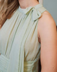NEO NOIR KLÄNNING MARLI CHIFFON LIGHT GREEN_109024.jpg