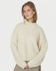 NEO NOIR TRÖJA PAULINA FLUFFY OFF WHITE_105439.jpg
