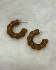 ÖRHÄNGEN TWIST HOOP BEIGE_108625.jpg