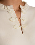 TRÖJA TOGGLE FRILL OFF WHITE_113476.jpg