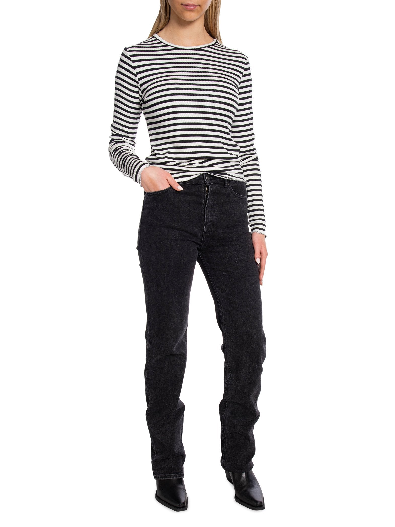 LEVETE ROOM TOPP IKA BLACK/WHITE_84490.jpg
