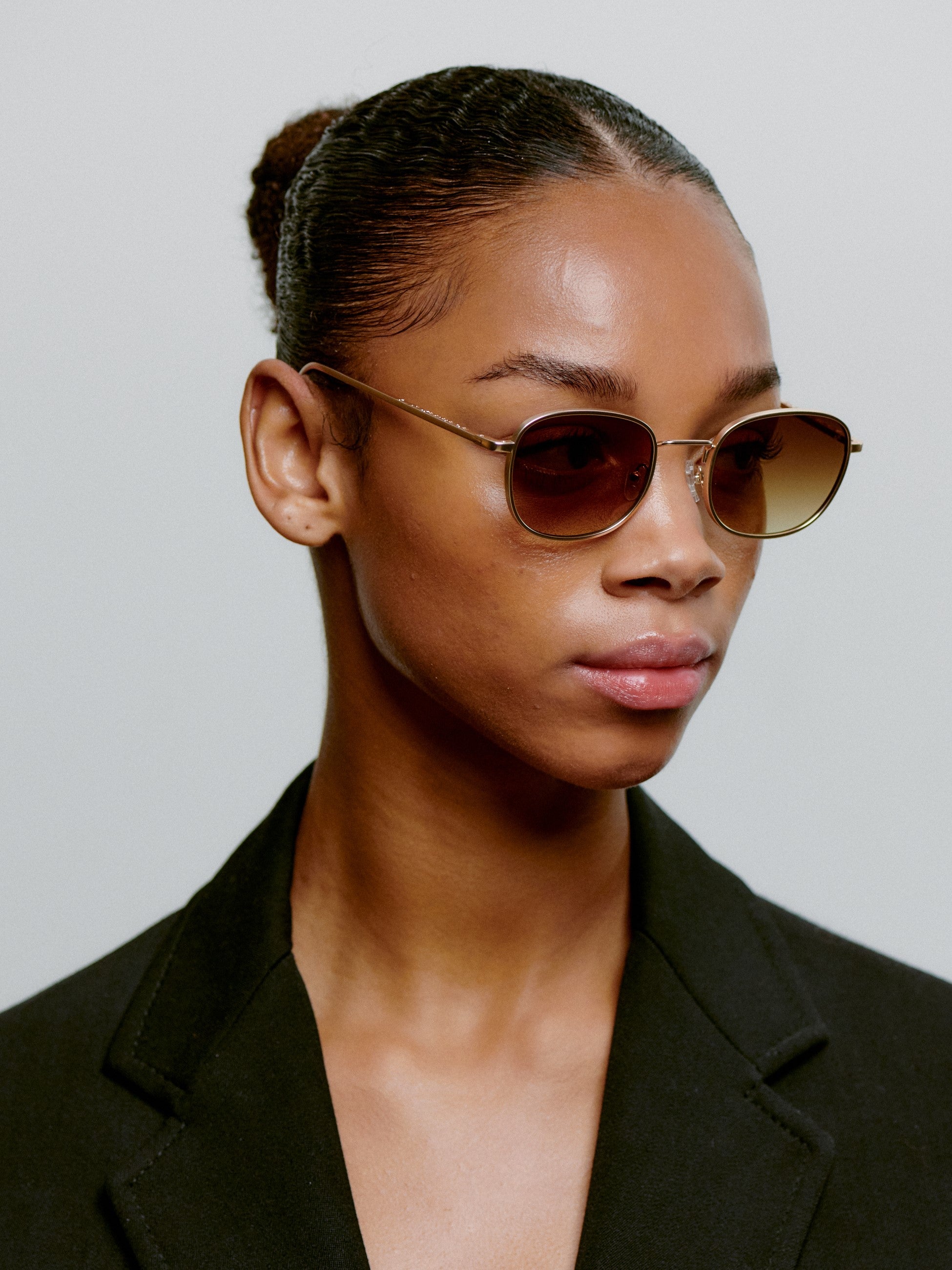 A.KJÆRBEDE SOLGLASÖGON HELLO MATTE GOLD_97487.jpg