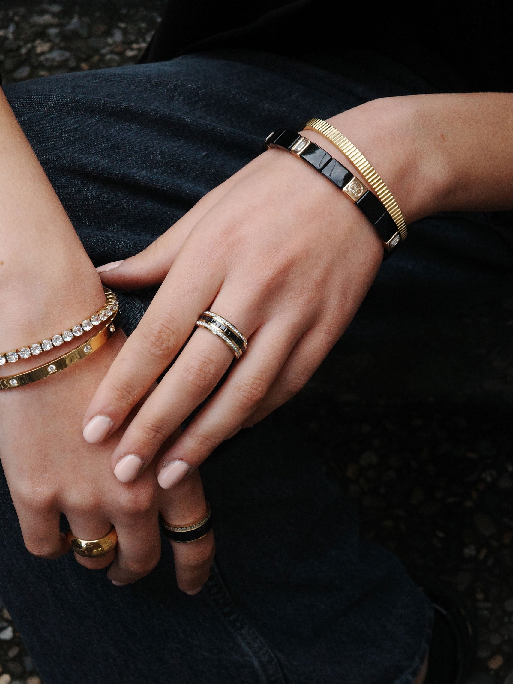 A&C OSLO ARMBAND ENAMEL TILE CRYSTAL BLACK_102927.jpg