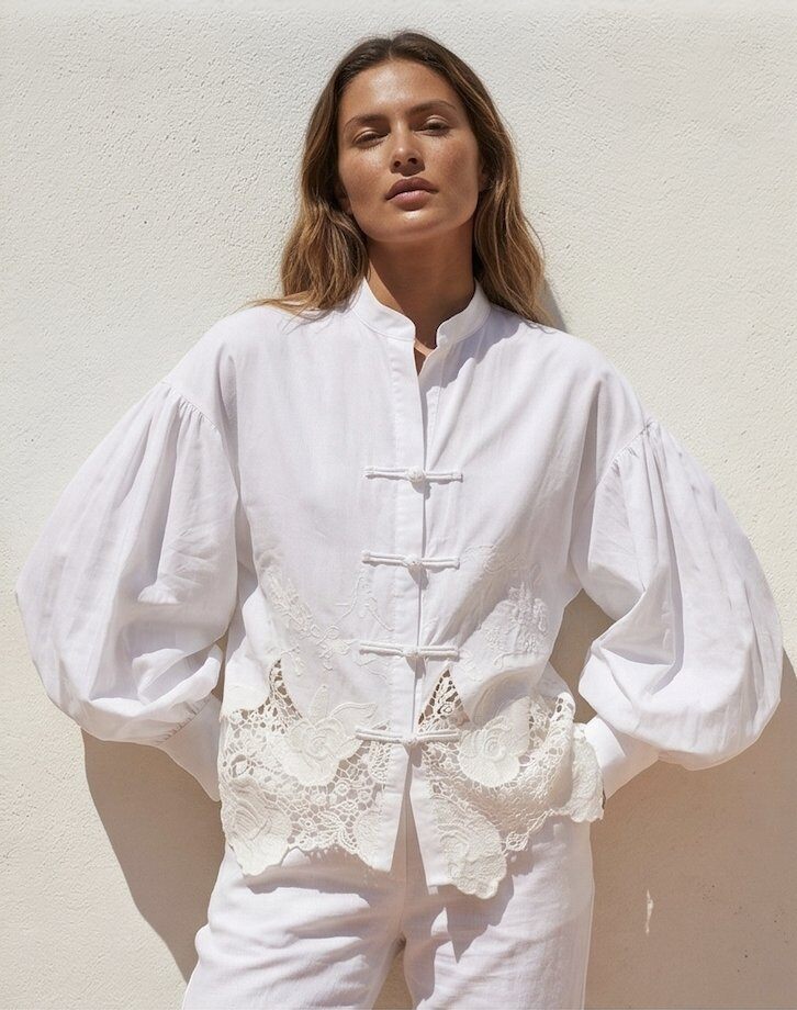 BLUS ORIENTAL INTRICATE EMBROIDERY WHITE_109630.jpg