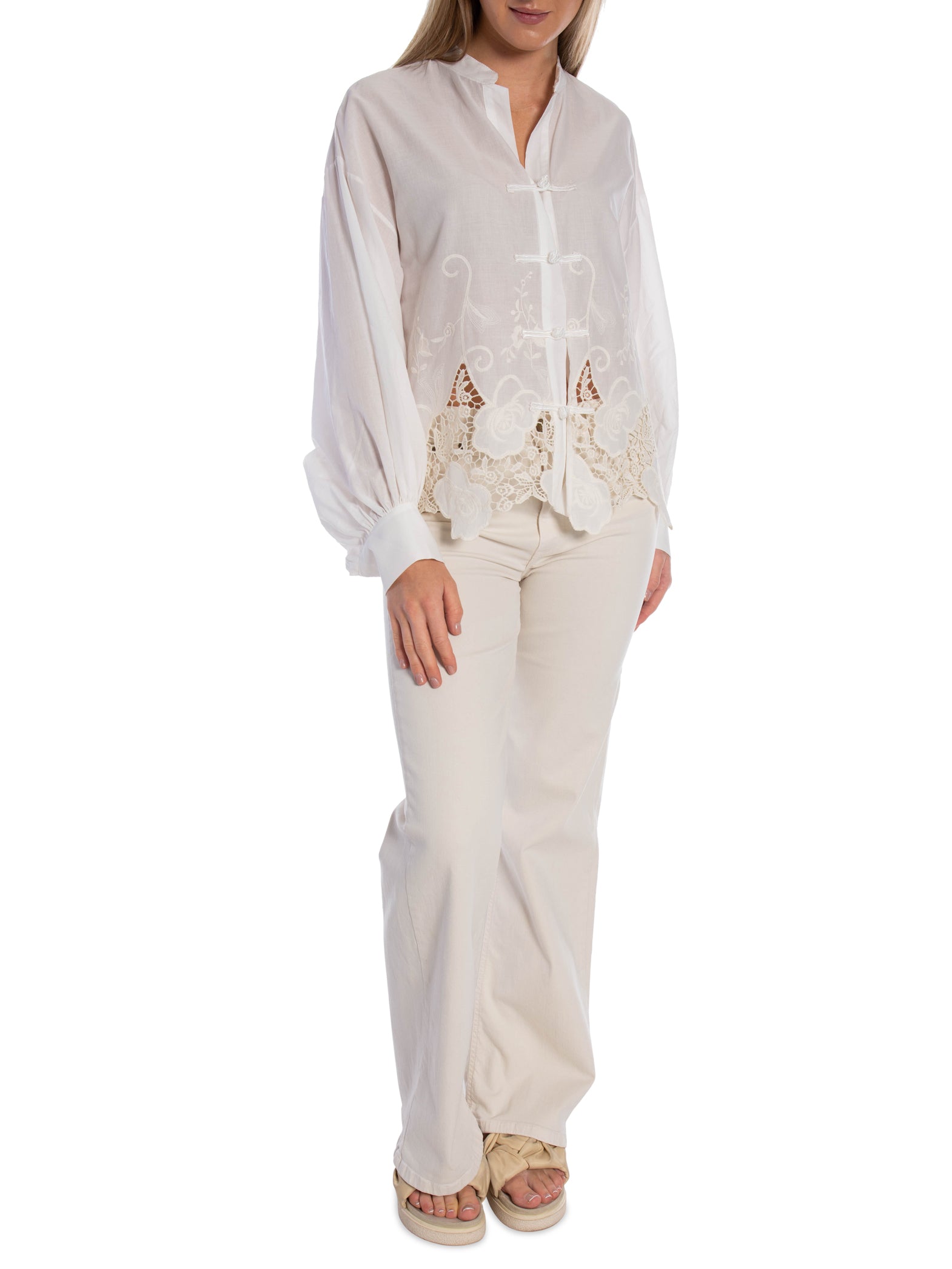 BLUS ORIENTAL INTRICATE EMBROIDERY WHITE_109701.jpg