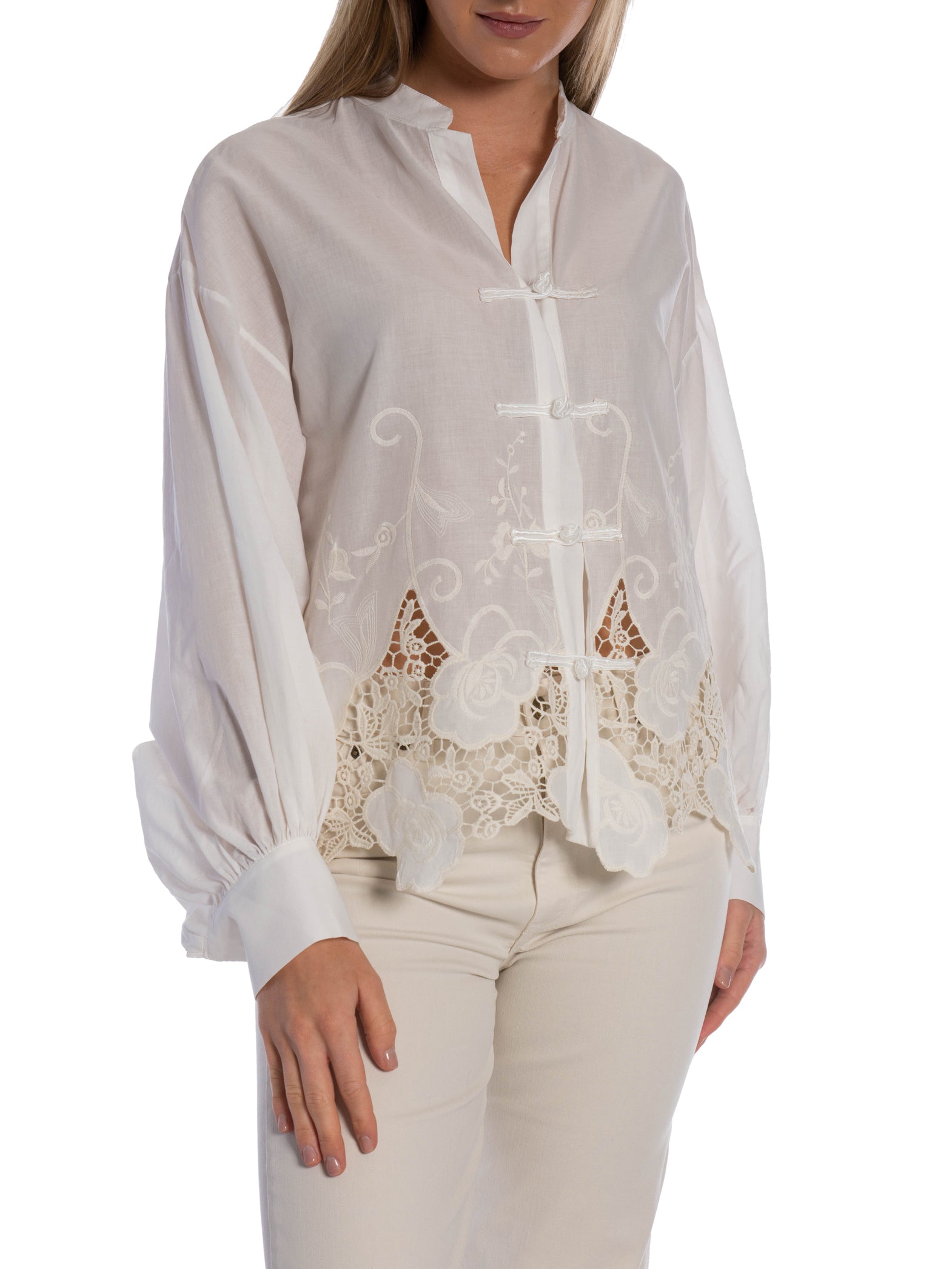 BLUS ORIENTAL INTRICATE EMBROIDERY WHITE_109702.jpg
