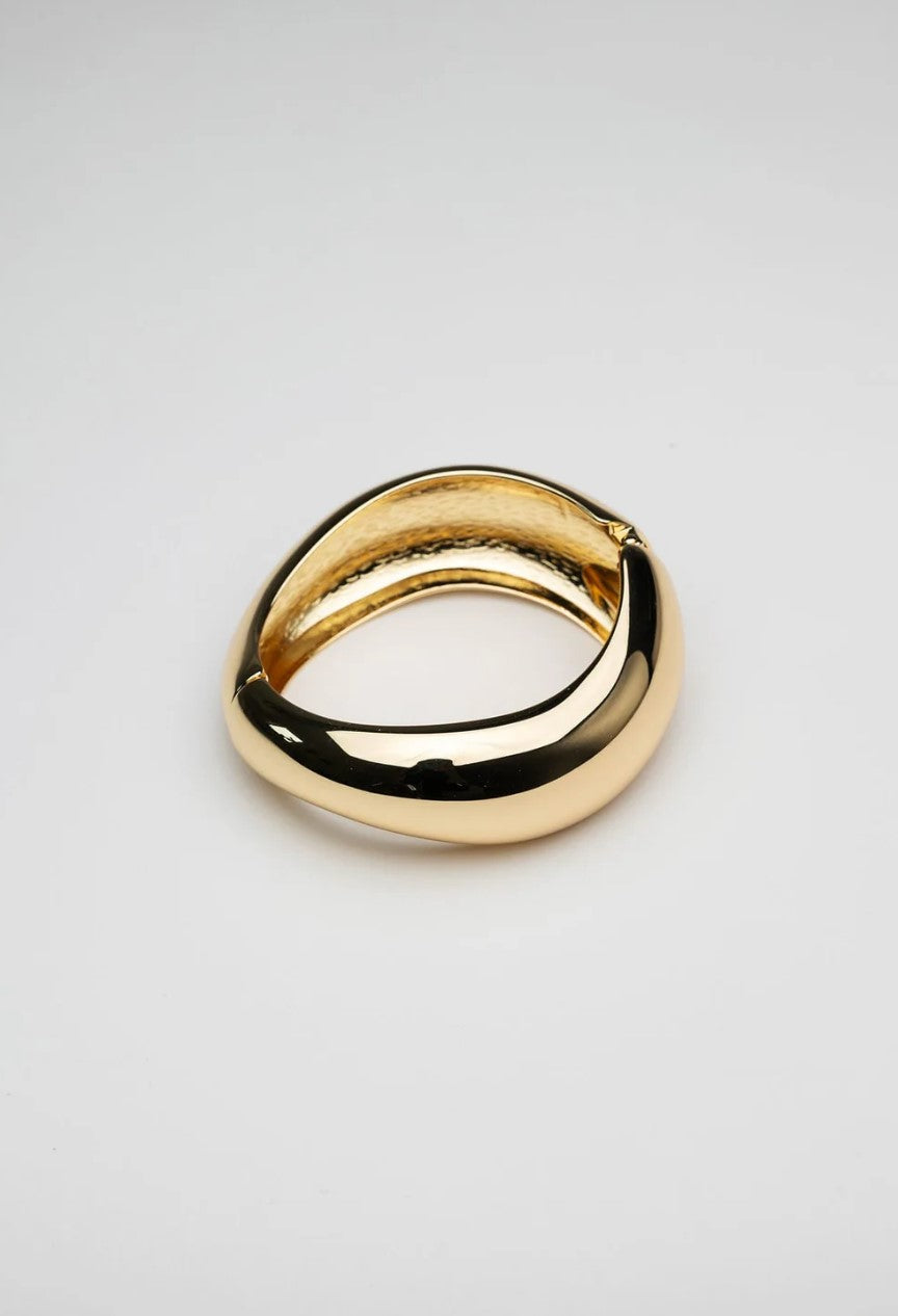 BOW19 DETAILS ARMBAND WAVE BRACELET GOLD_101300.jpg