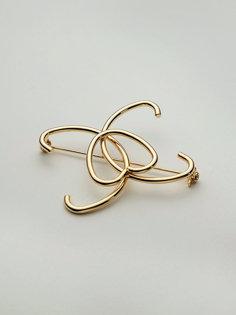 BOW19 DETAILS BROSCH GOLD _95468.jpg