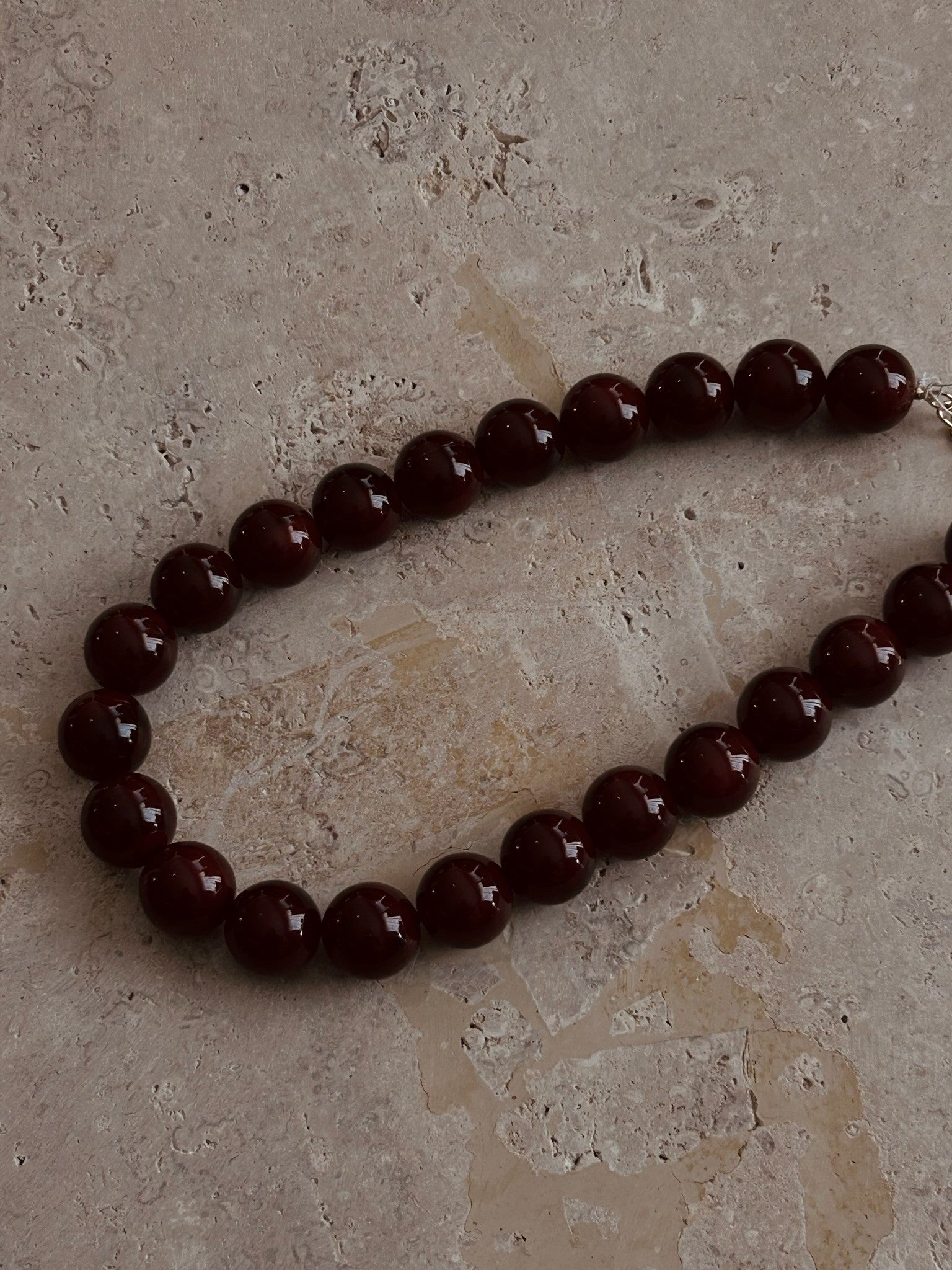 BOW19 DETAILS HALSBAND BOLD PEARL BURGUNDY_110206.jpg