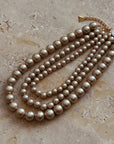 BOW19 DETAILS HALSBAND COLETTE PEARL BEIGE_110203.jpg
