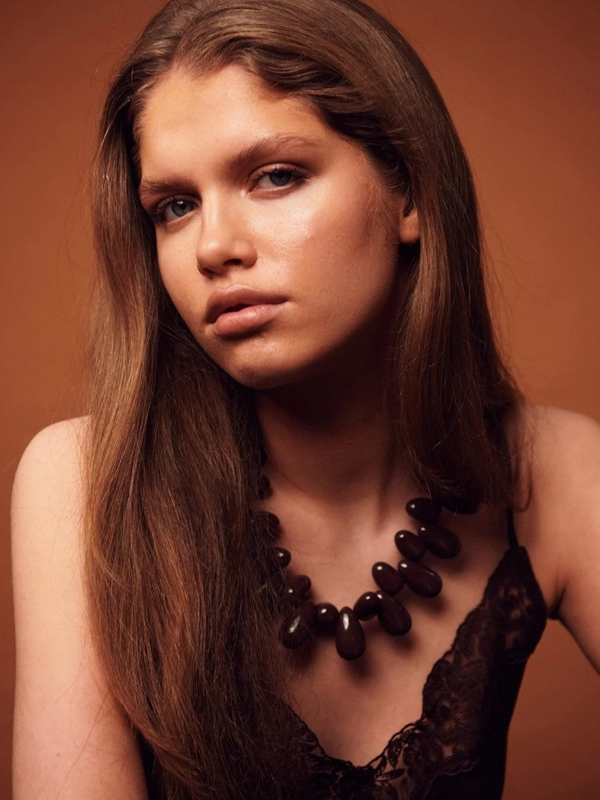 BOW19 DETAILS HALSBAND ZINA BIG BROWN_103137.jpg