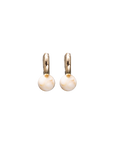 BOW19 DETAILS ÖRHÄNGEN AMELIE PEARL HOOPS MARBLE WHITE_115039.jpg