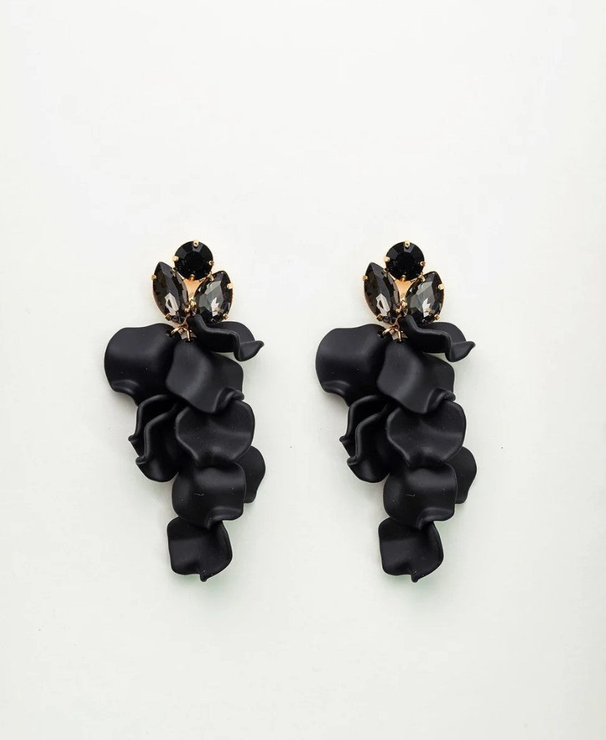 BOW19 DETAILS ÖRHÄNGEN LEAF BLACK _101305.jpg