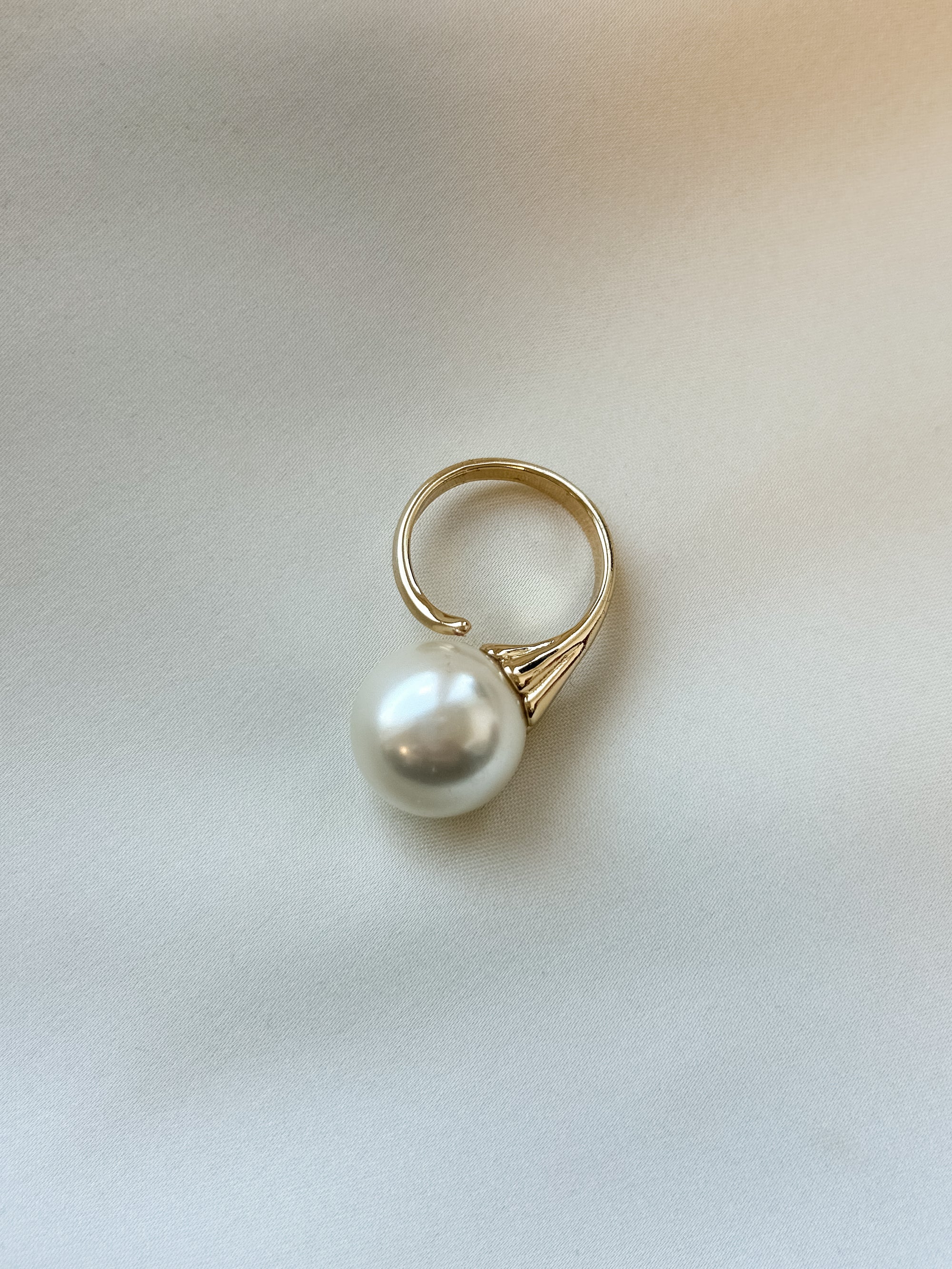 BOW19 DETAILS  RING PEARL GOLD _86210.jpg