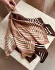 BOW19 DETAILS SJAL ELLE SILK CAMEL_110682.jpg