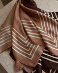 BOW19 DETAILS SJAL ELLE SILK CAMEL_110683.jpg