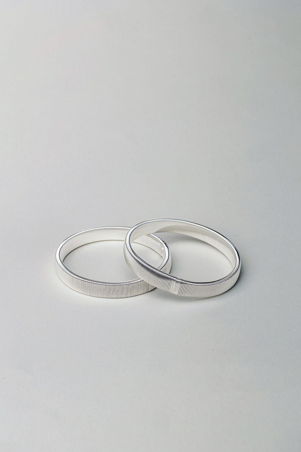 BOW19 DETAILS SLEEVE HOLDERS SAHARA SILVER_115045.jpg