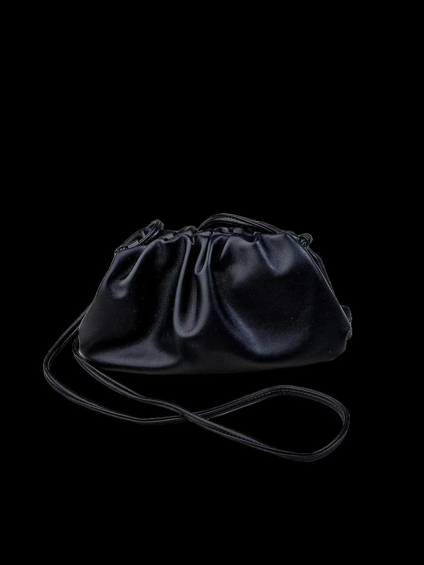 BOW19 DETAILS VÄSKA DUMPLING BAG BLACK_102621.jpg