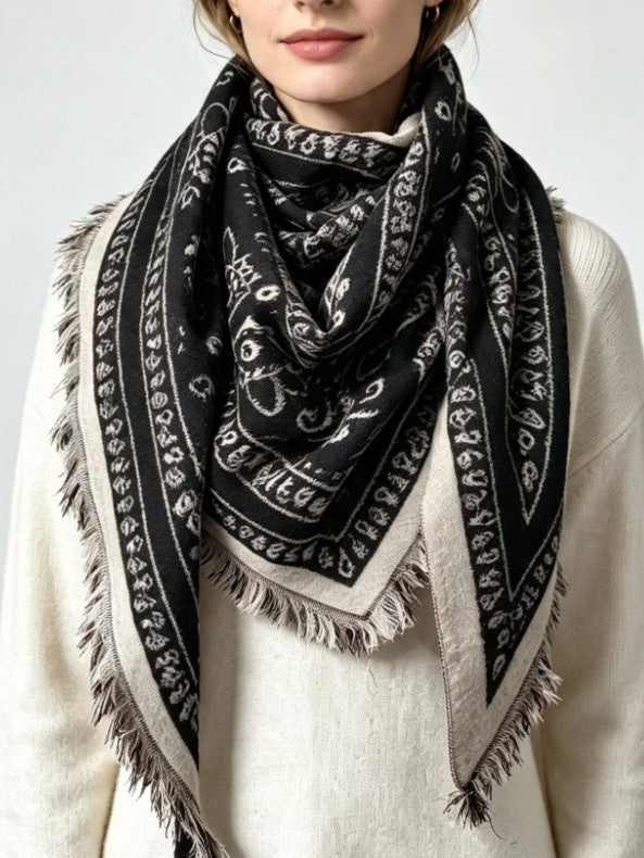 HALSDUK PAISLEY FRINGE KNIT NOIR_112821.jpg