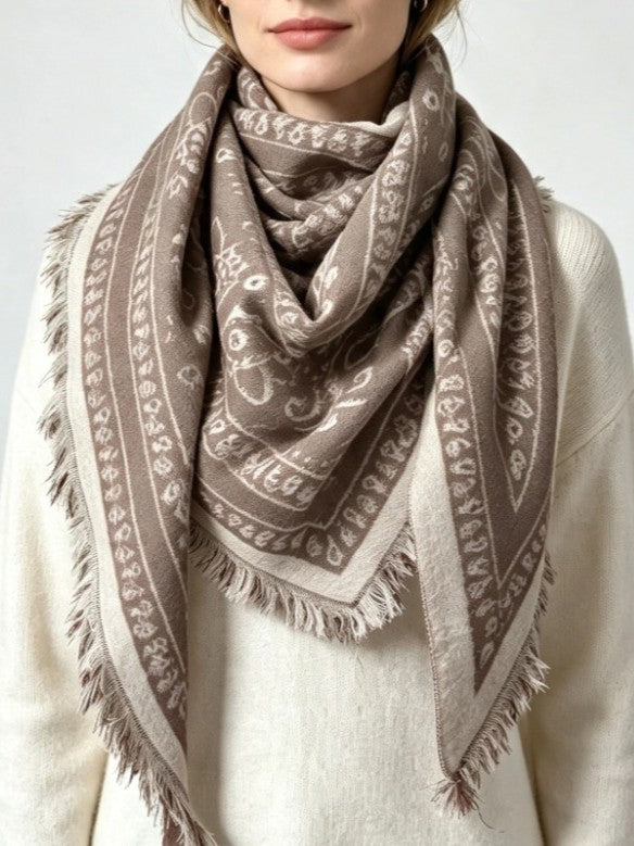 HALSDUK PAISLEY FRINGE KNIT TAUPE_112822.jpg