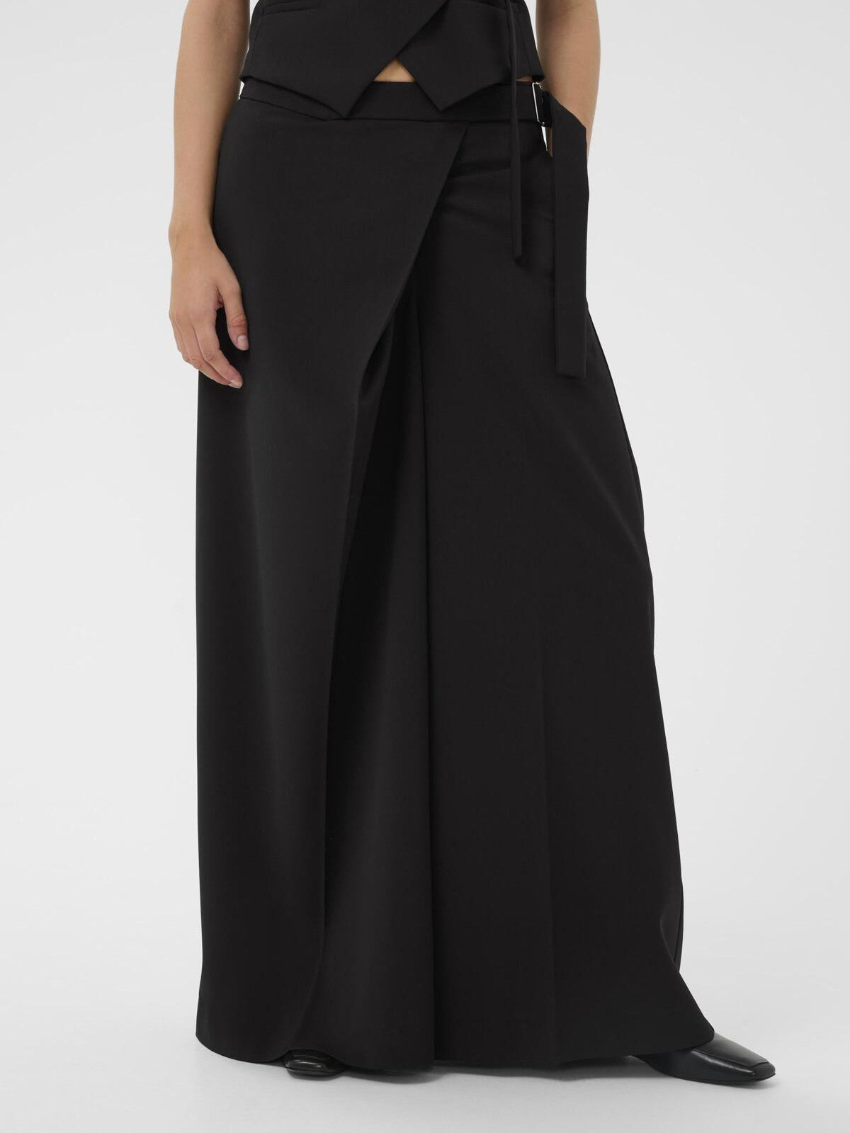 INWEAR BYXA HOLLYN BLACK_104125.jpg