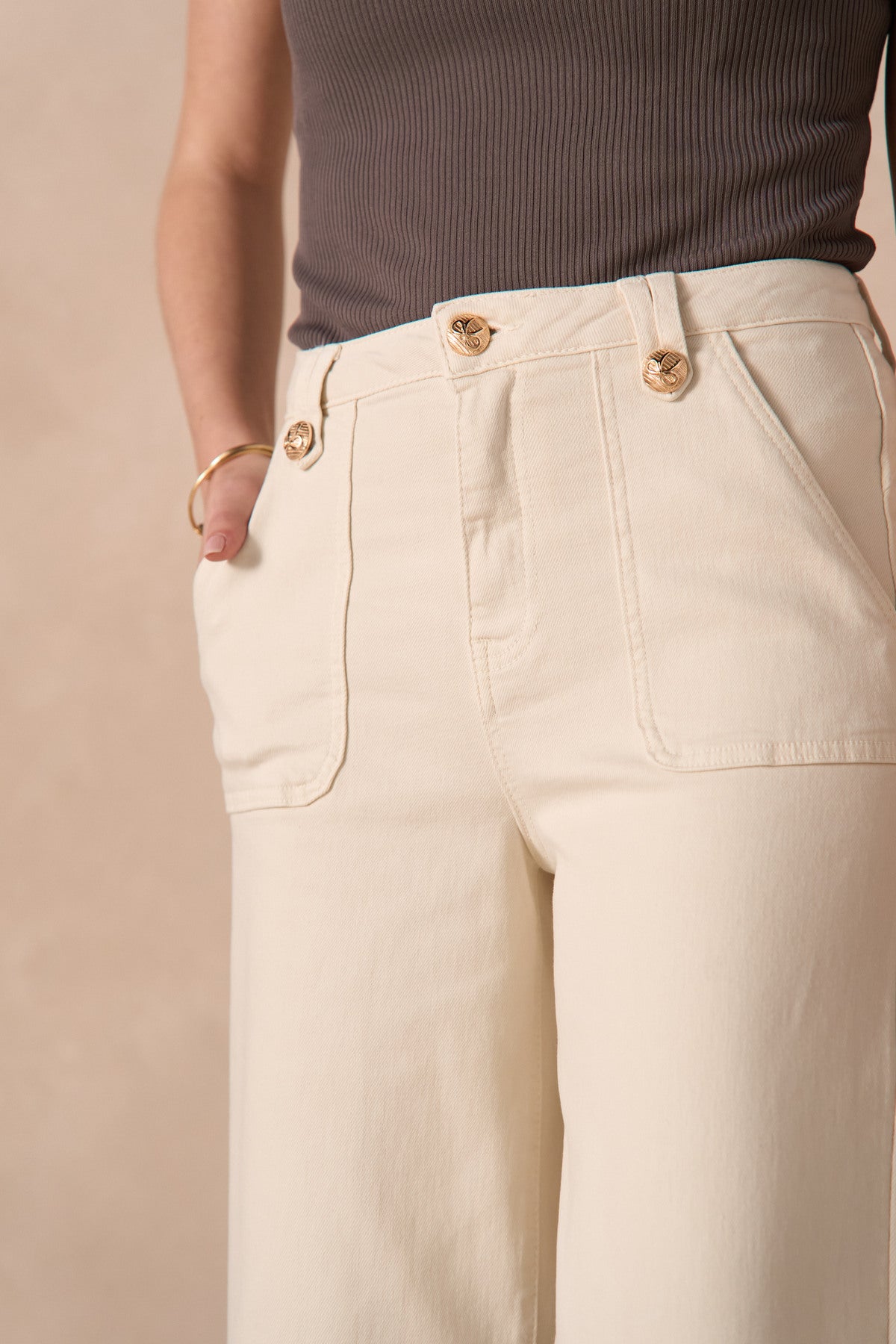 JEANS GOLD BUTTON CARGO WIDE IVORY_107185.jpg
