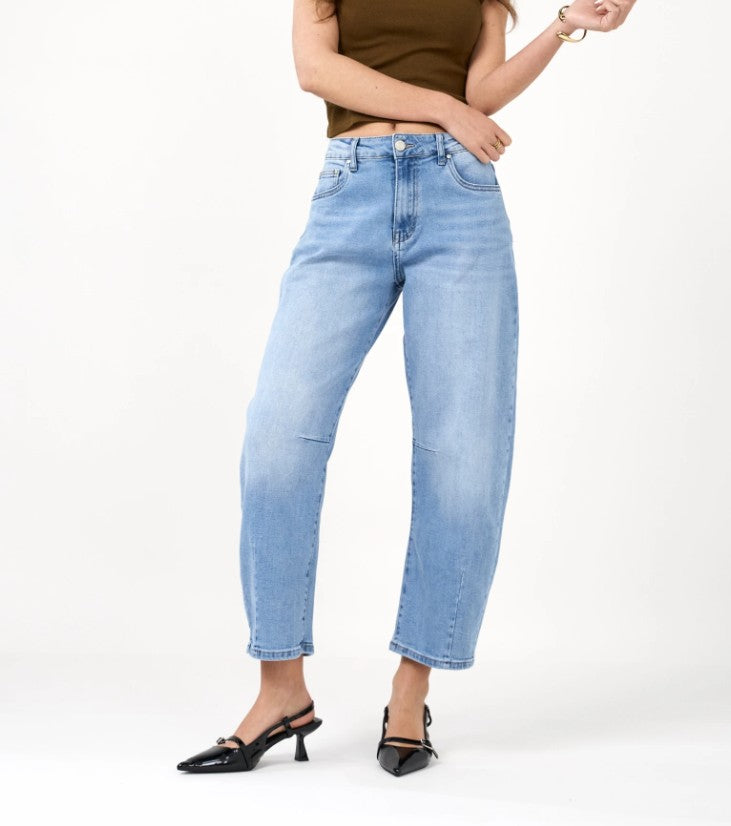 JEANS LIVIA BALLOON LIGHT BLUE_108424.jpg