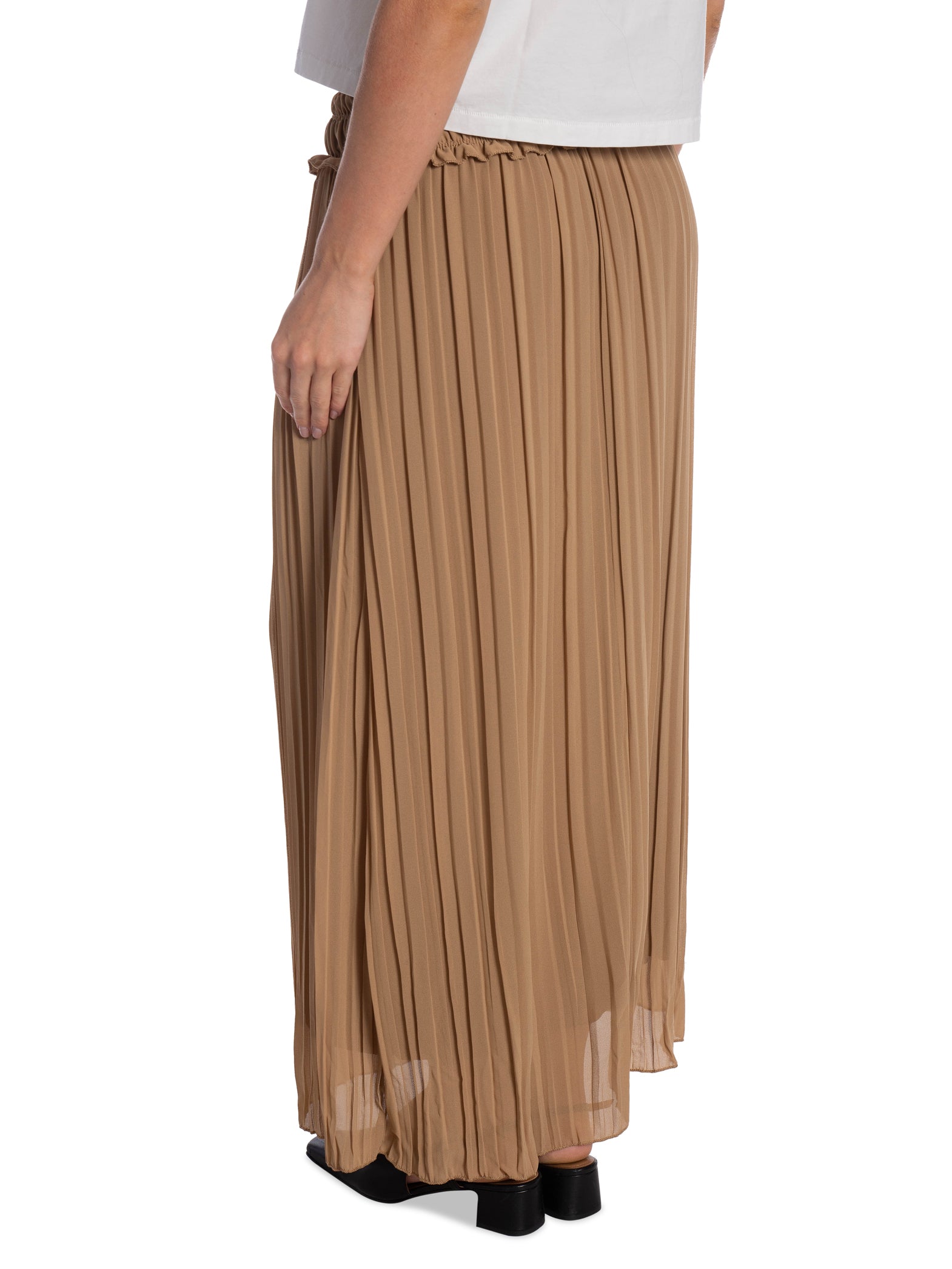 KJOL LONG PLEATED CAMEL_110755.jpg