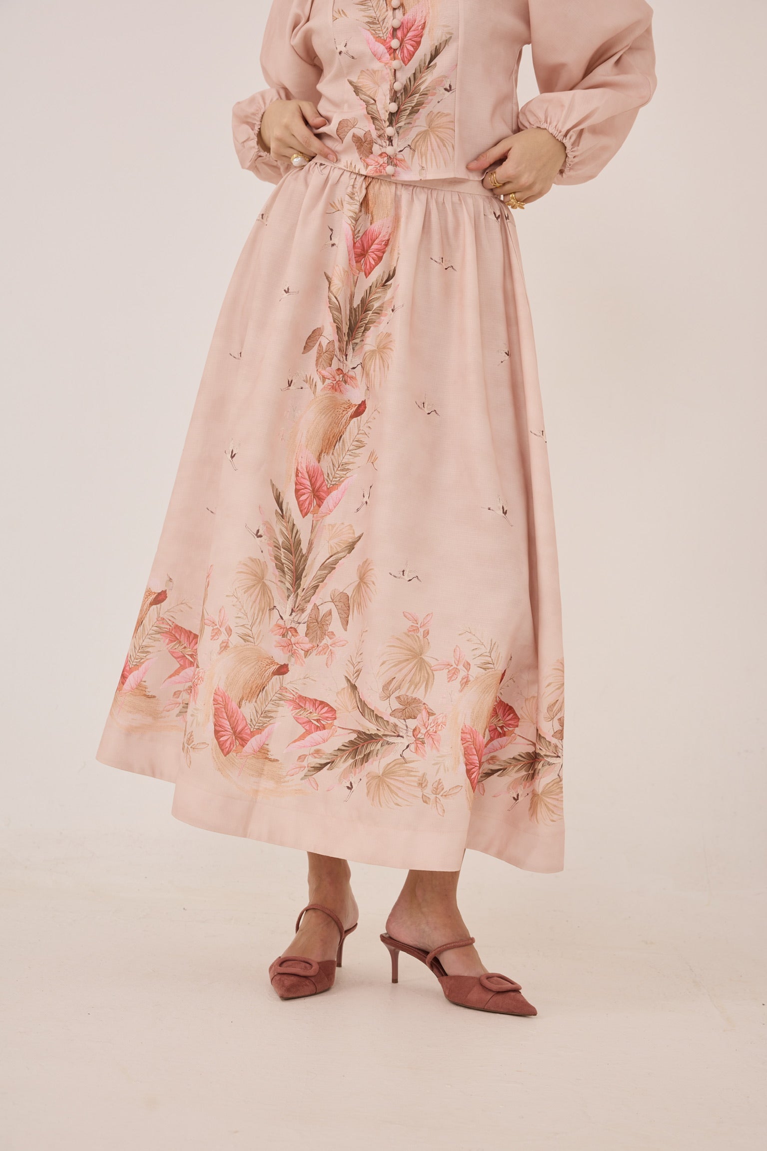 KJOL PLACEMENT FLORAL LEAF PRINT FLOWY BEIGE_108413.jpg