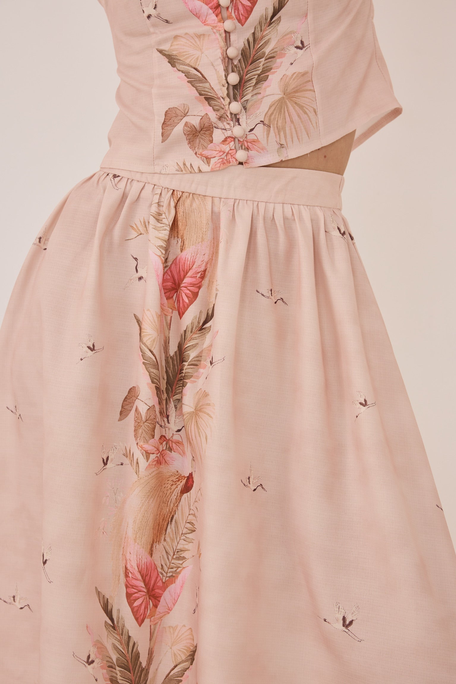 KJOL PLACEMENT FLORAL LEAF PRINT FLOWY BEIGE_108416.jpg