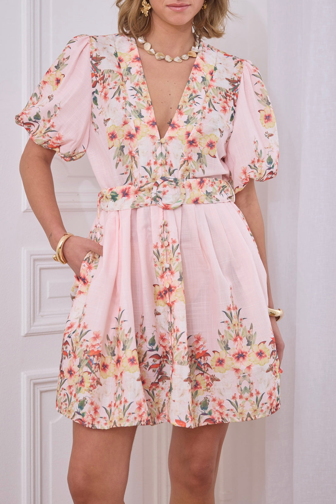 KLÄNNING PASTEL BLOOMS PUFF SLEEVES ROSE_108405.jpg